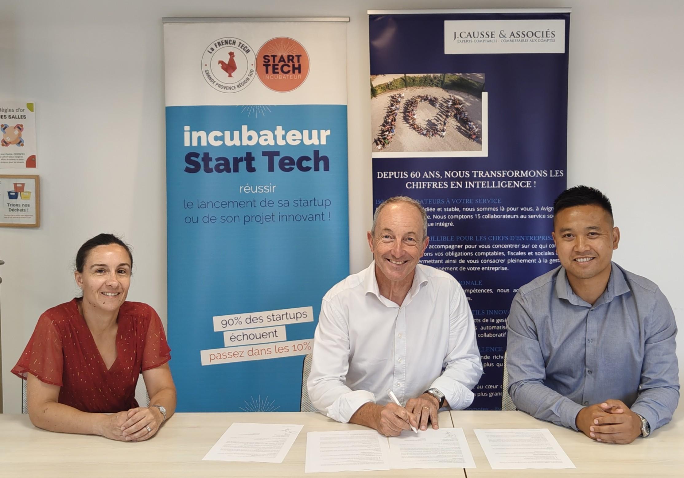 Charlotte Moretti et Thibault Panyanouvong signent le partenariat entre le Cabinet Causse et Associés et la French Tech Grande Provence en présence de Benoit Fahy son Directeur Opérationnel